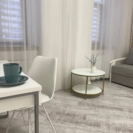 замарстин Apartament *